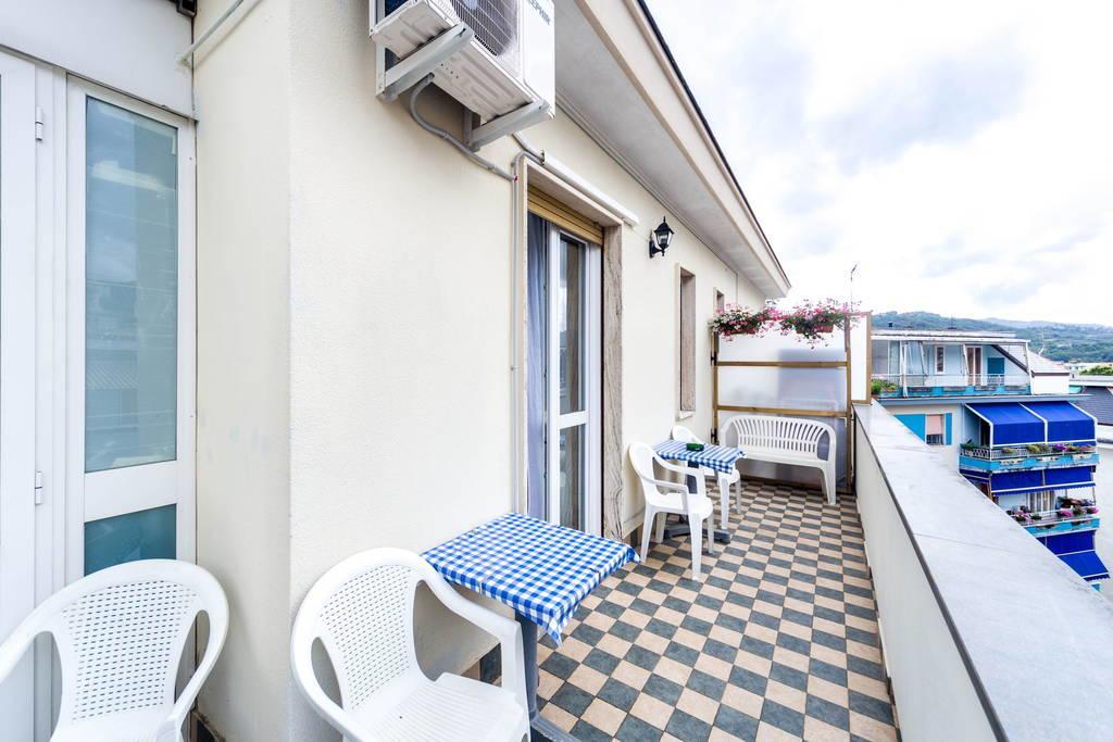 Attic Apartment Rapallo Pokój zdjęcie